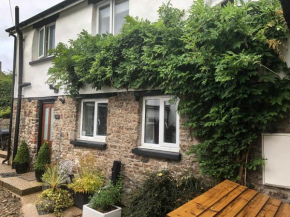 Courtyard Cottage